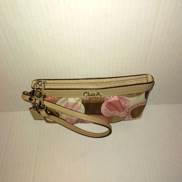 ☆Like New☆Rare COACH Soho Snaphead Pink Sateen Medium Clutch Wristlet ☆ - Picture 11 of 16